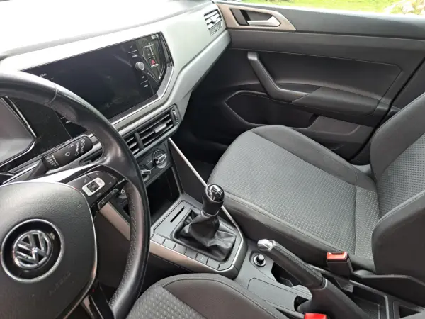 Volkswagen Polo Confortline 16