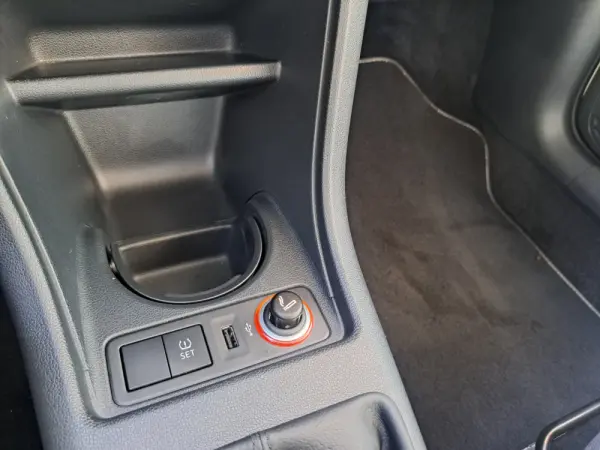 Volkswagen Up! 1.0 BMT Move 16