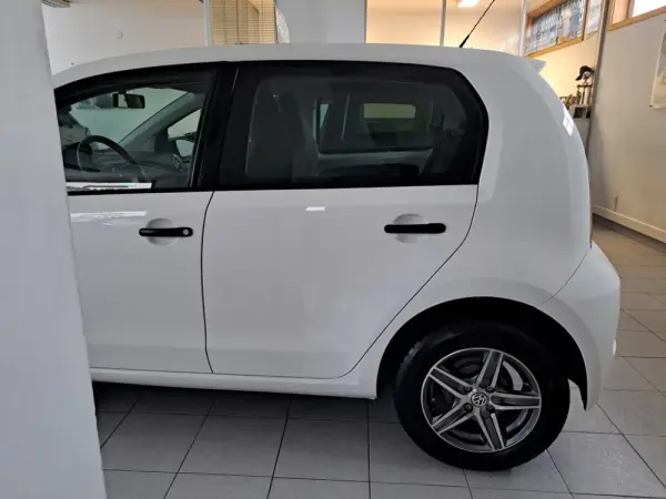 Volkswagen Up! 1.0 BMT Move 18