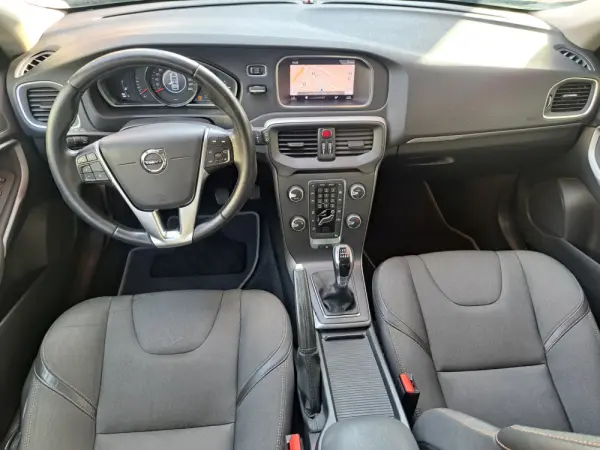 Volvo V40 Cross Country 2.0 D3 Plus 2