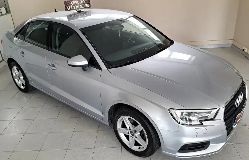 Audi A3 Limousine 30 TFSI Design S tronic 10