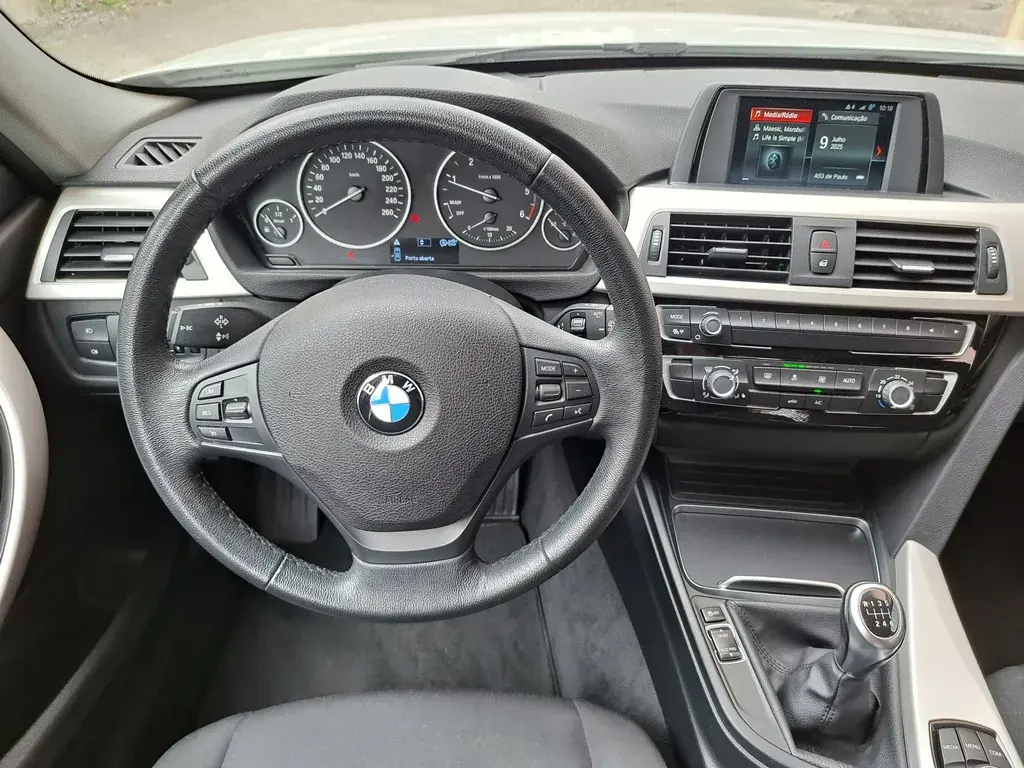 BMW 318 d Touring 12