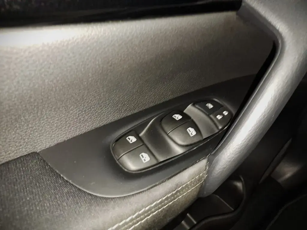 Nissan Qashqai 1.3 DIG-T N-Connecta J18 19