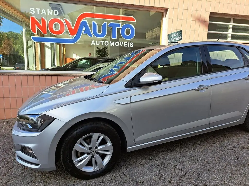 Volkswagen Polo 1.0 Confortline 12