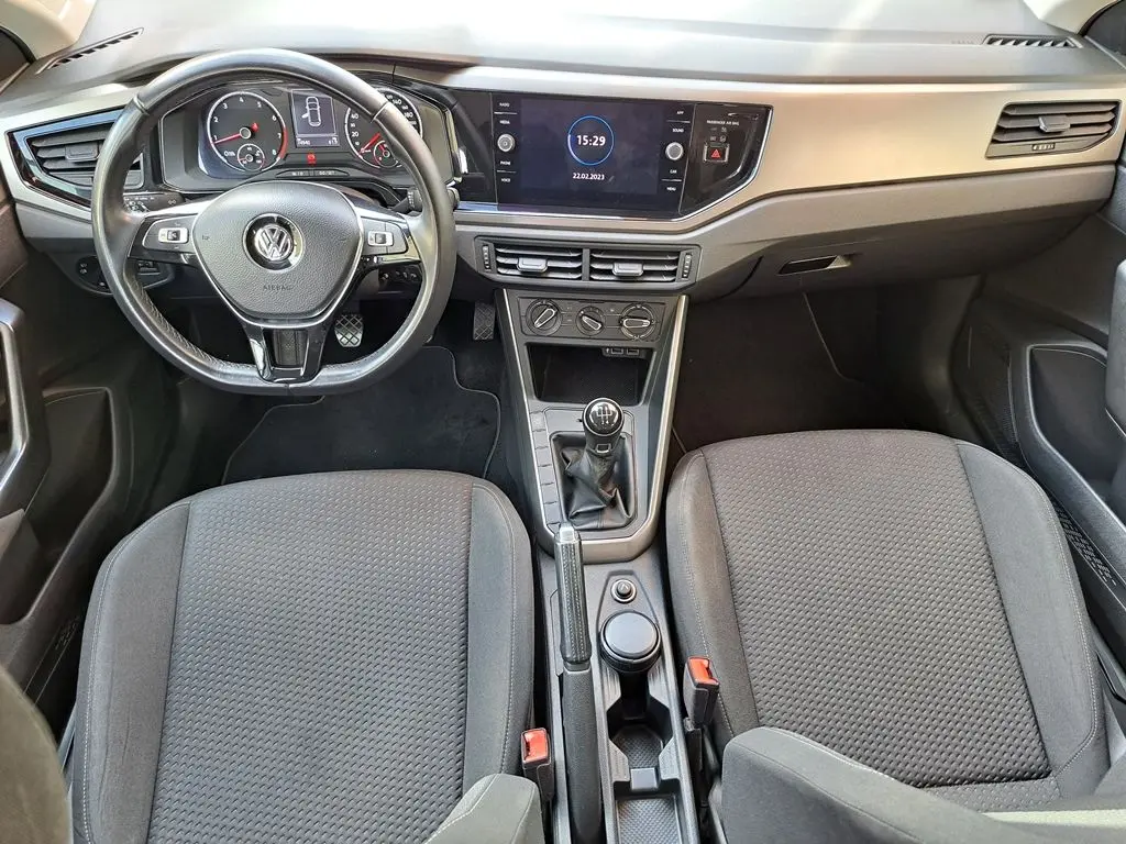 Volkswagen Polo 1.0 Confortline 13