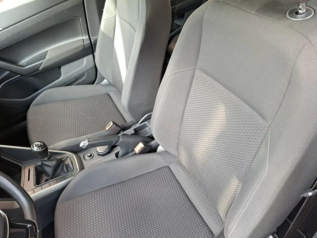 Volkswagen Polo 1.0 Confortline 17