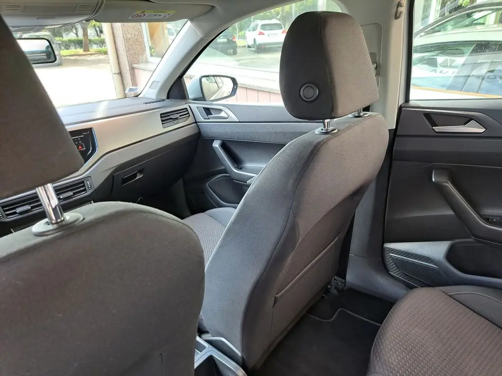 Volkswagen Polo 1.0 Confortline 18