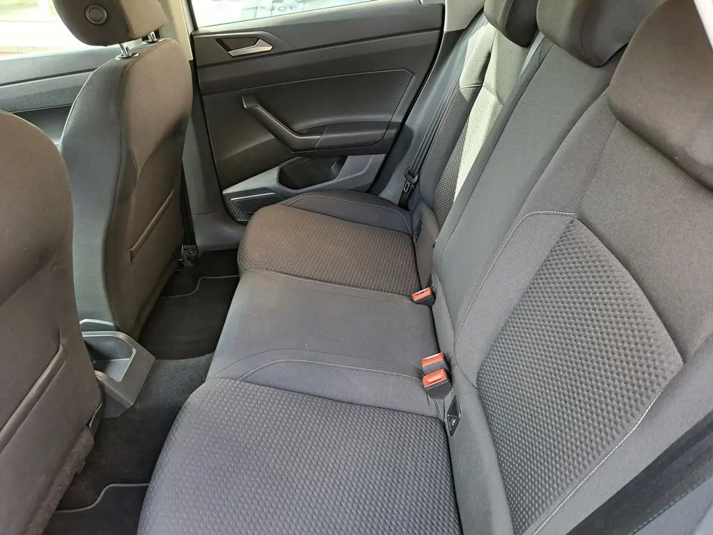 Volkswagen Polo 1.0 Confortline 19