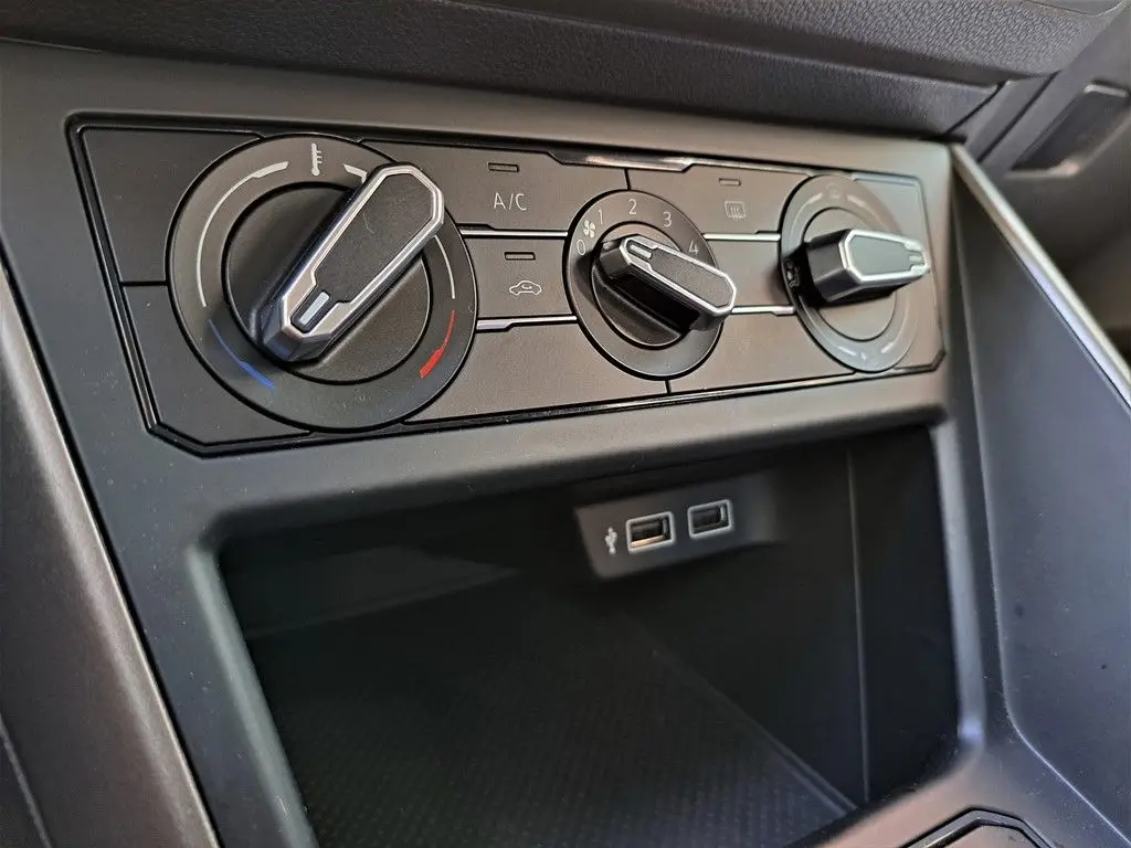 Volkswagen Polo 1.0 Confortline 27