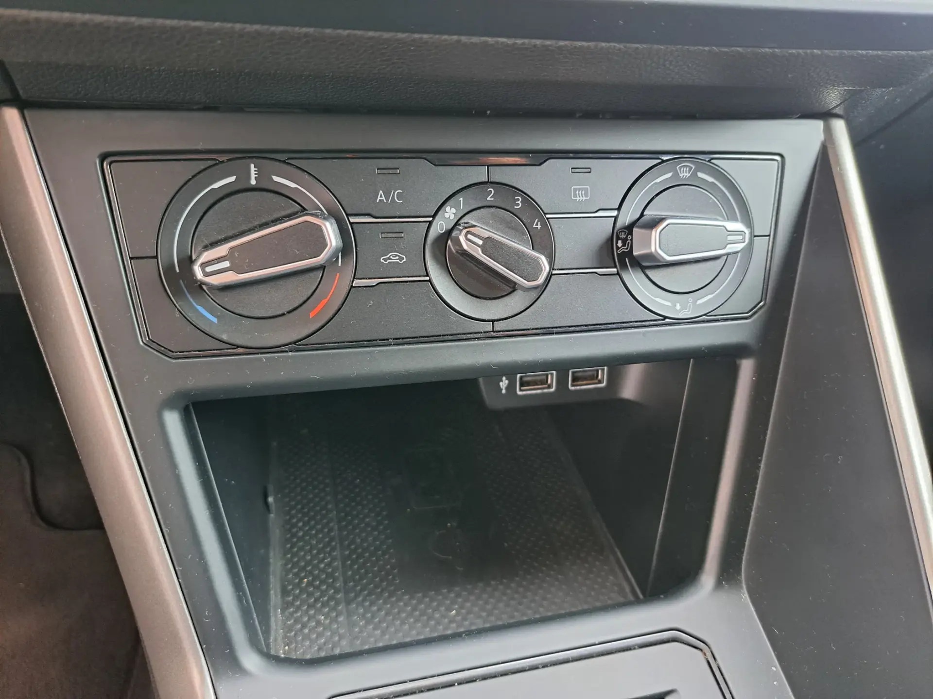 Volkswagen Polo Confortline 25