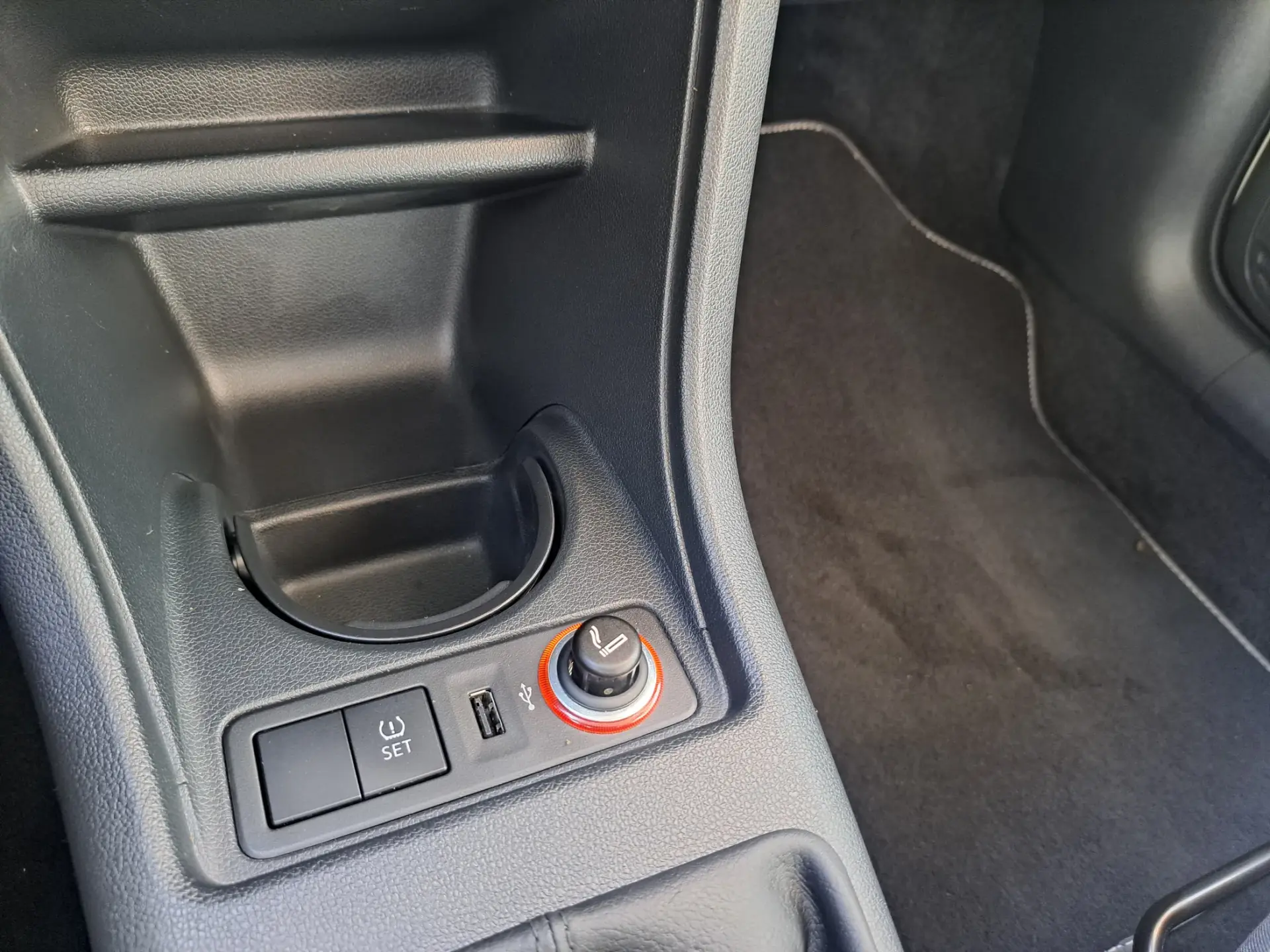 Volkswagen Up! 1.0 BMT Move 16