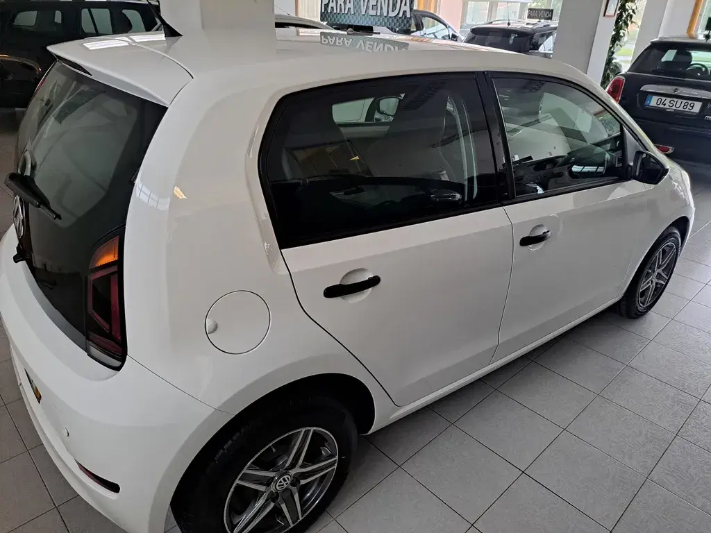 Volkswagen Up! 1.0 BMT Move 17
