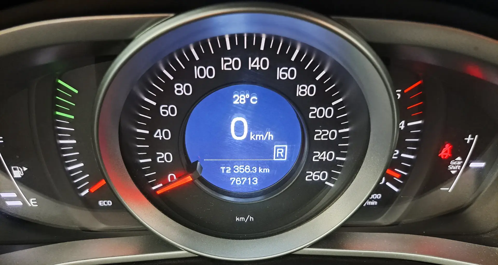 Volvo V40 Cross Country 2.0 D3 Plus 8