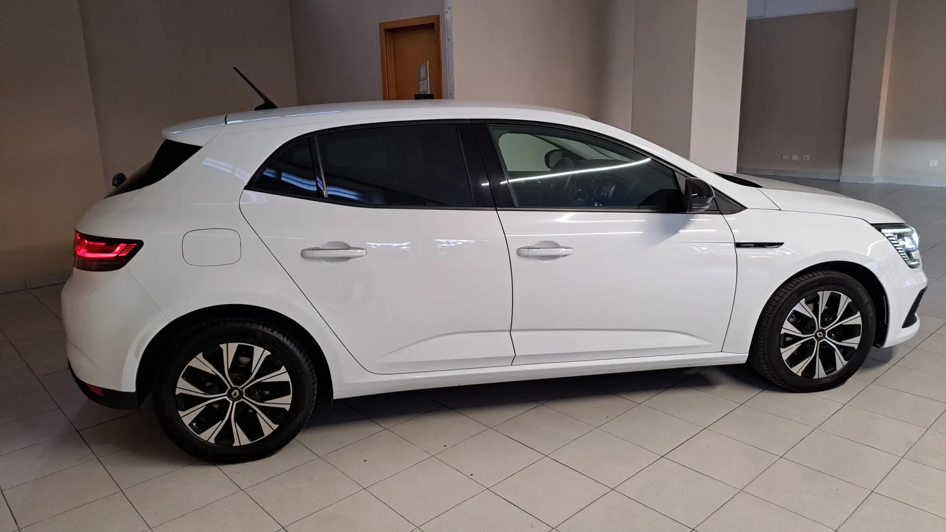 Renault Mégane 1.0 TCe Limited 11