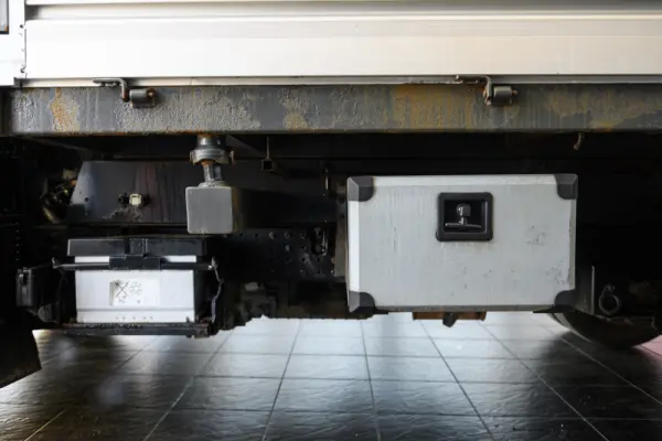 Mitsubishi Fuso Canter 3C13 c/ bascula 8