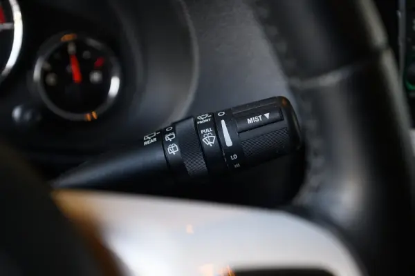 Jeep Wrangler 2.8 CRD Auto Sport 32