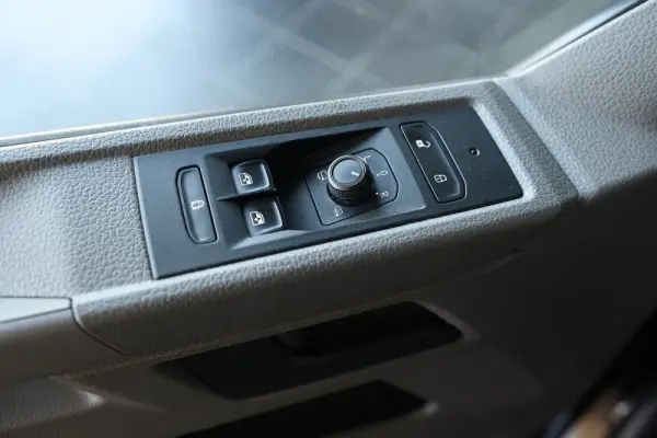 Volkswagen Caravelle 2.0 TDI L.Comfortline 48