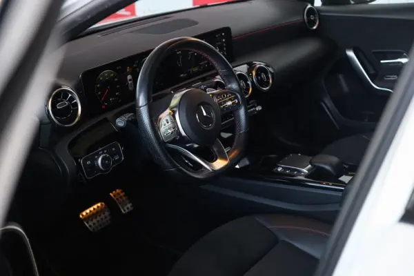 Mercedes-Benz A 180 d AMG Line Aut. 23