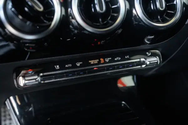 Mercedes-Benz A 180 d AMG Line Aut. 40