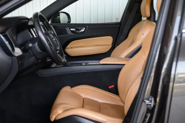 Volvo XC 60 2.0 D4 Inscription AWD Geartronic 27