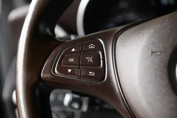 Mercedes-Benz GLC 250 d AMG Line 4-Matic 33