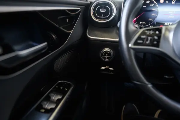 Mercedes-Benz C 300 e AMG Line 47