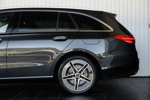 Mercedes-Benz C 300 e AMG Line 21