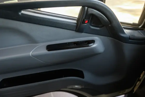 Mitsubishi Fuso Canter 3C13 c/ bascula 31