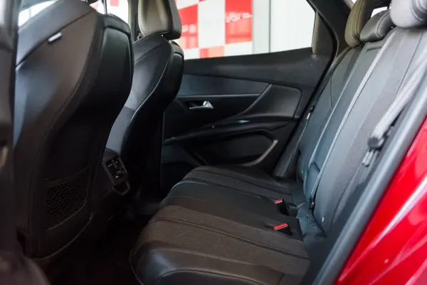 Peugeot 3008 1.5 BlueHDi GT EAT8 36