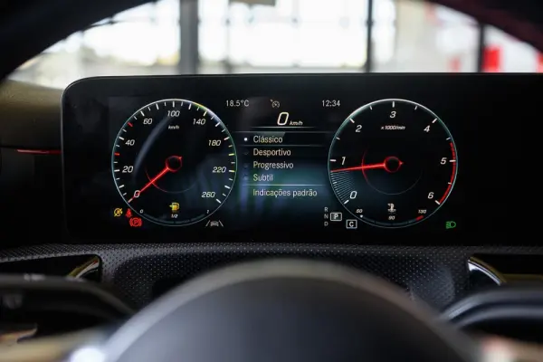 Mercedes-Benz A 180 d AMG Line Aut. 37