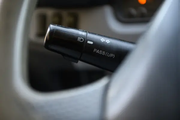 Mitsubishi Fuso Canter 3C13 c/ bascula 32