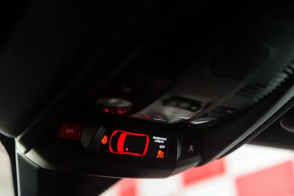 Peugeot 3008 1.5 BlueHDi GT EAT8 64