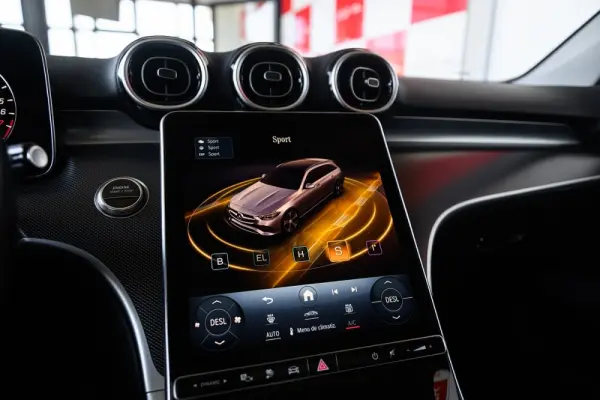 Mercedes-Benz C 300 e AMG Line 76