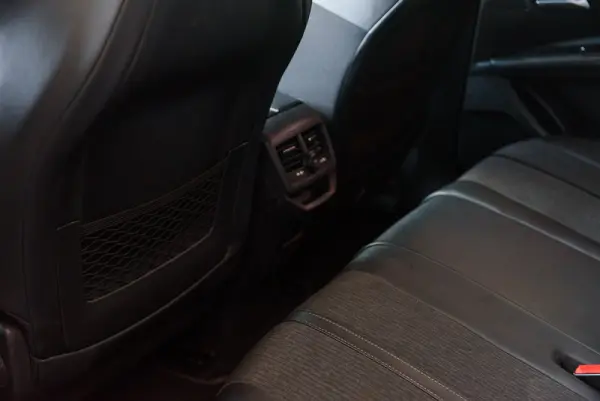 Peugeot 3008 1.5 BlueHDi GT EAT8 40