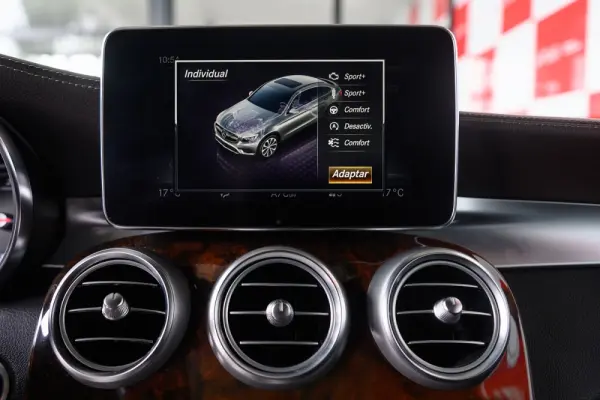 Mercedes-Benz GLC 250 d AMG Line 4-Matic 53