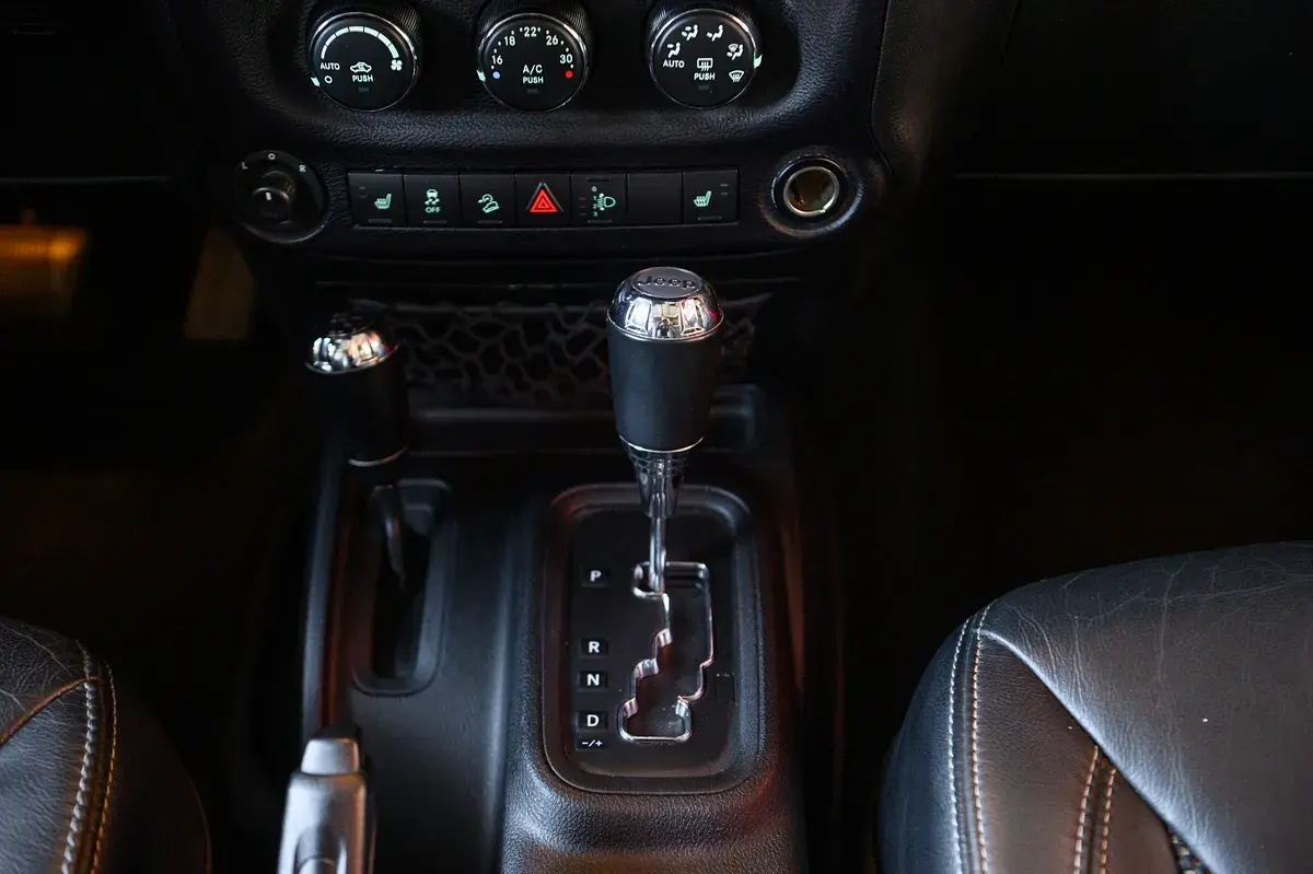 Jeep Wrangler 2.8 CRD Auto Sport 40