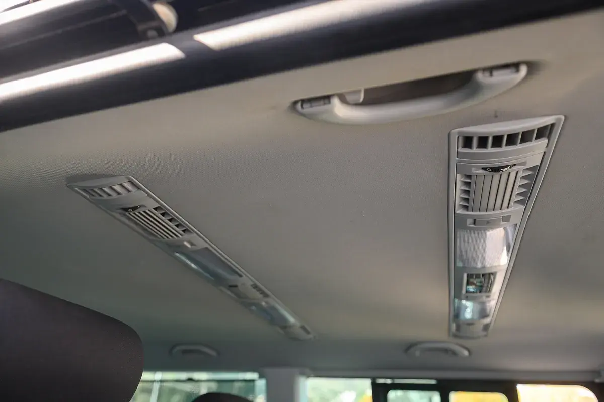 Volkswagen Caravelle 2.0 TDI L.Comfortline 25