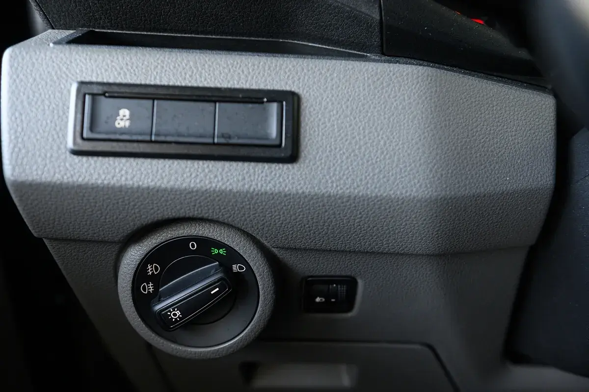 Volkswagen Caravelle 2.0 TDI L.Comfortline 31