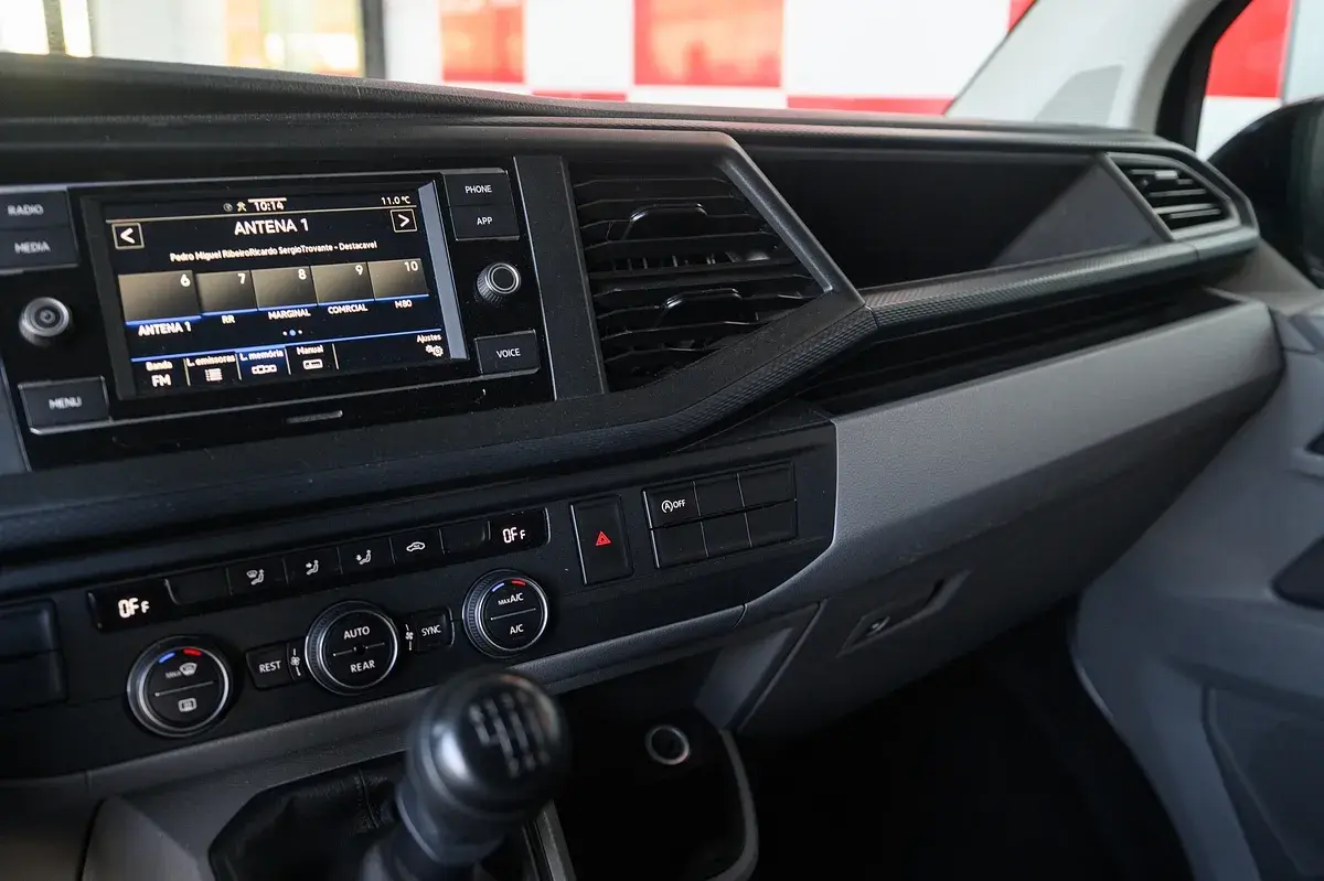 Volkswagen Caravelle 2.0 TDI L.Comfortline 37