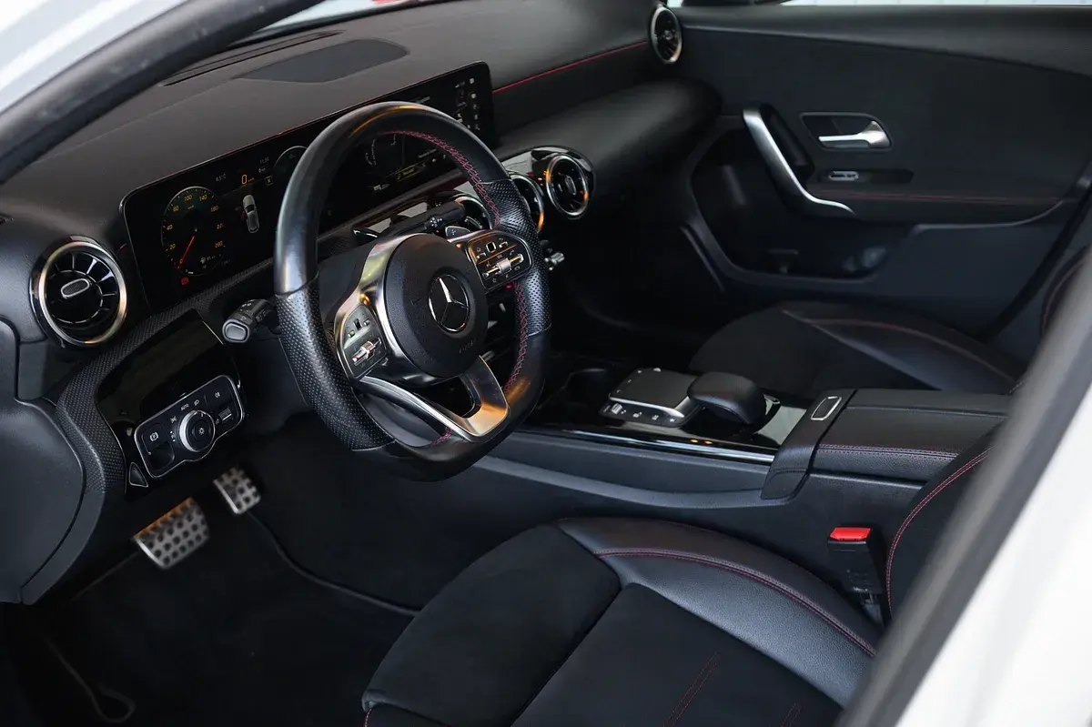 Mercedes-Benz A 180 d AMG Line Aut. 14