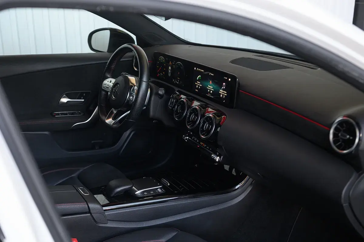 Mercedes-Benz A 180 d AMG Line Aut. 21