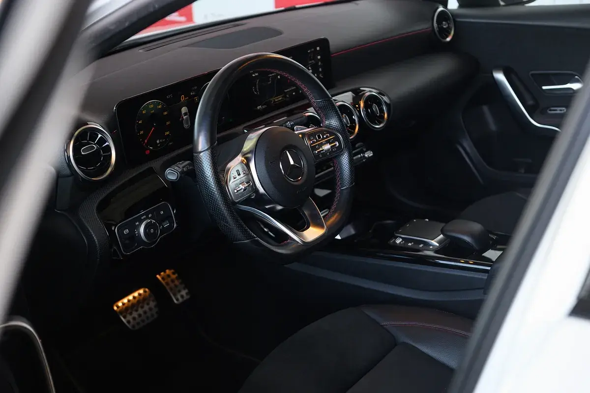 Mercedes-Benz A 180 d AMG Line Aut. 23