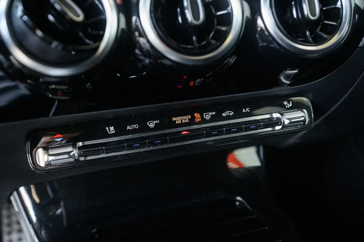 Mercedes-Benz A 180 d AMG Line Aut. 40