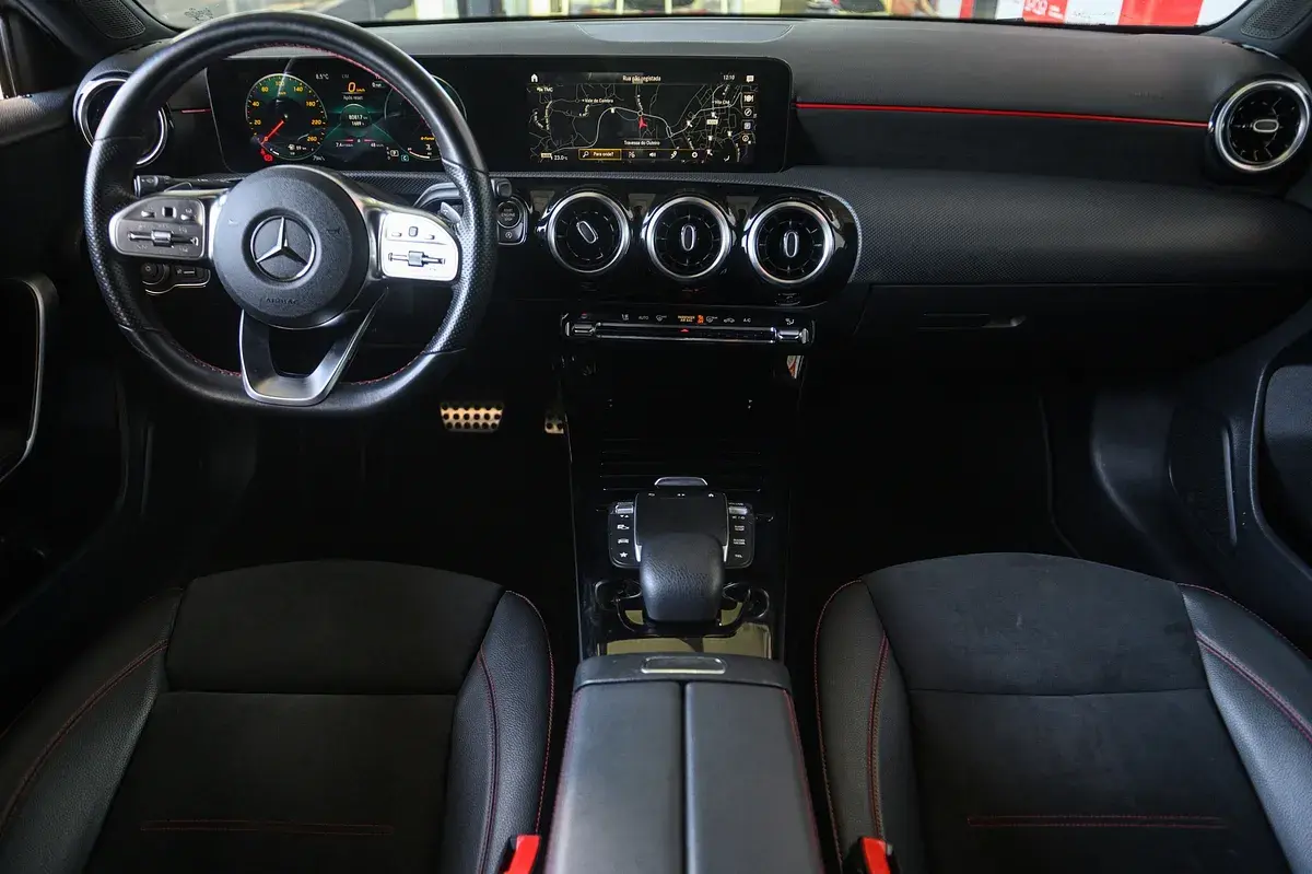 Mercedes-Benz A 180 d AMG Line Aut. 44