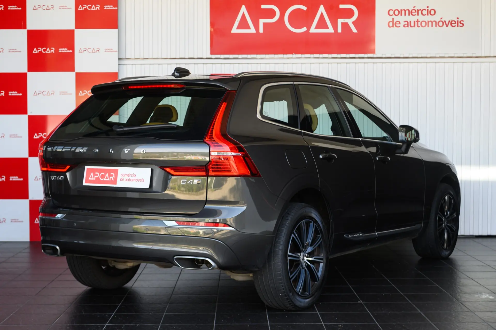 Volvo XC 60 2.0 D4 Inscription AWD Geartronic 3