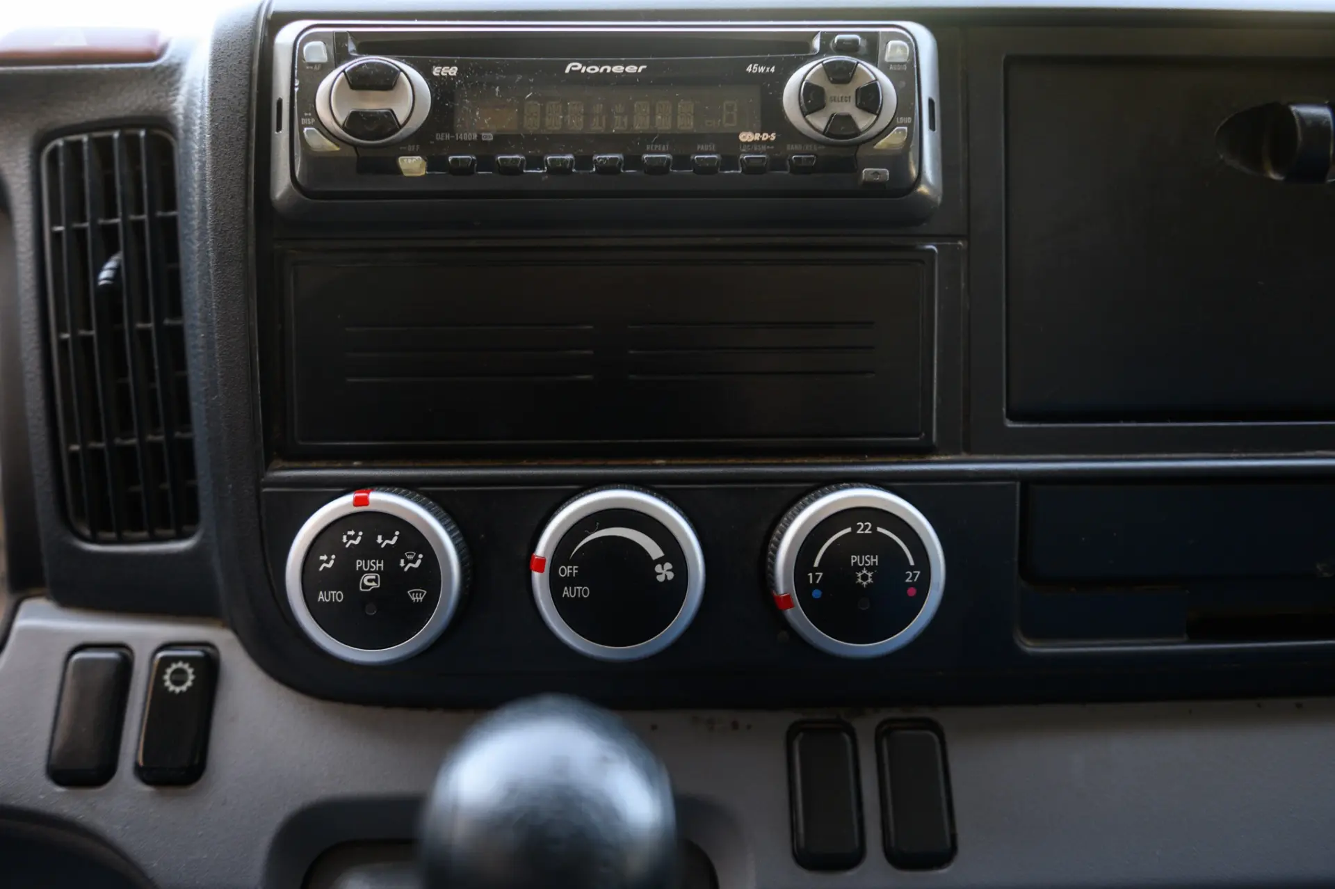 Mitsubishi Fuso Canter 3C13 c/ bascula 25