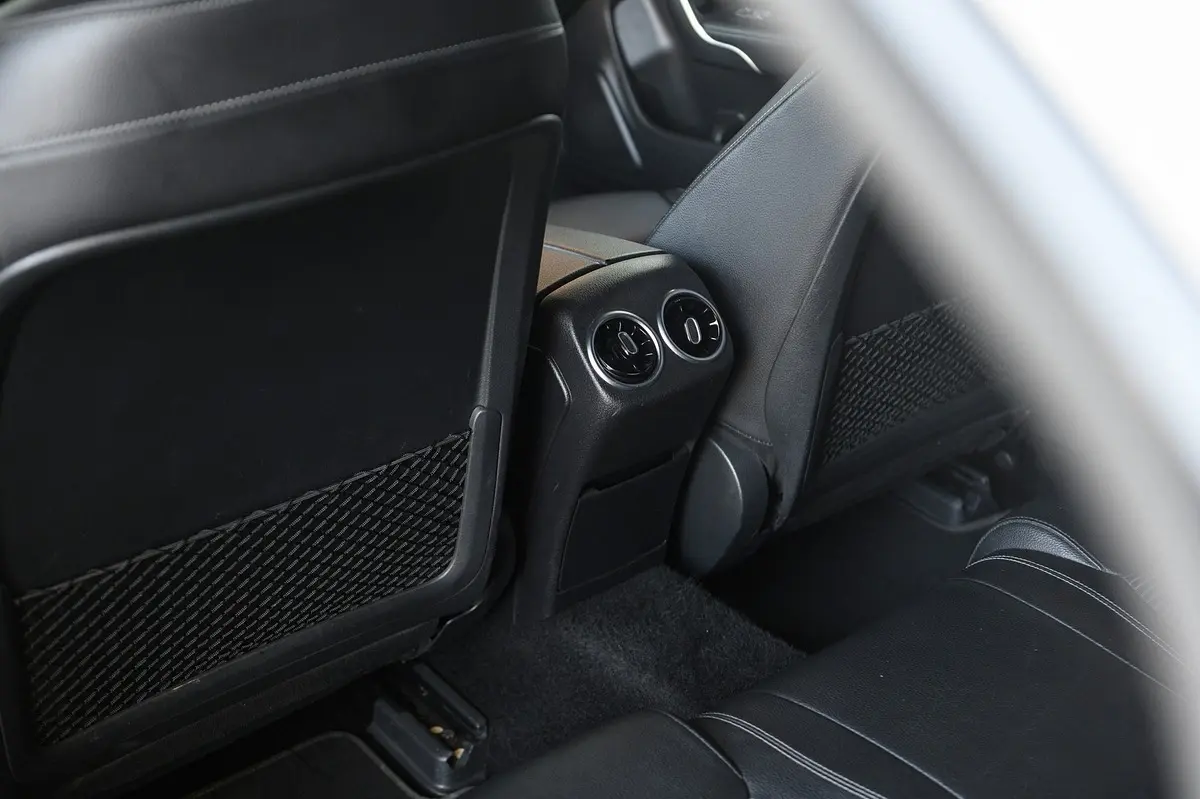 Mercedes-Benz CLA 180 d Style Aut. 33