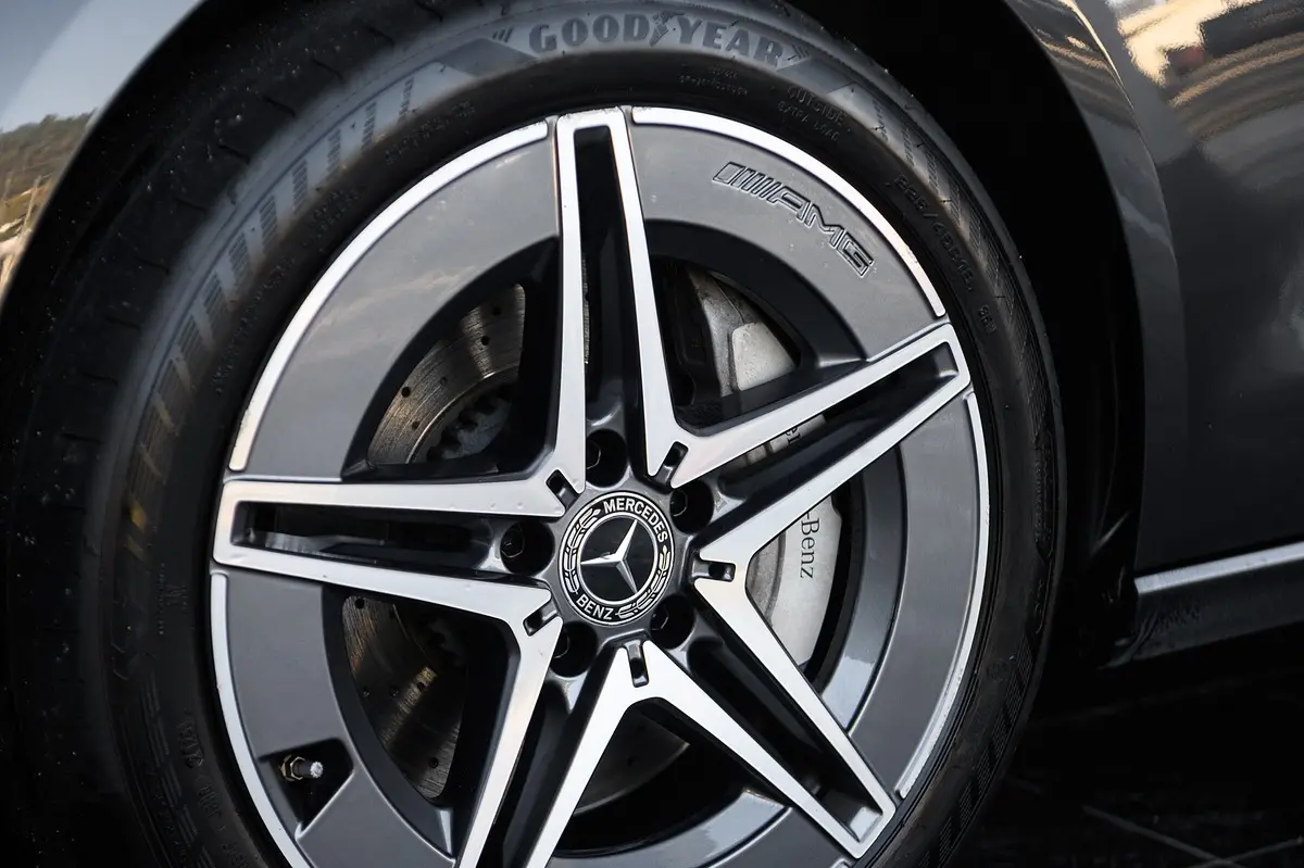 Mercedes-Benz C 300 e AMG Line 22