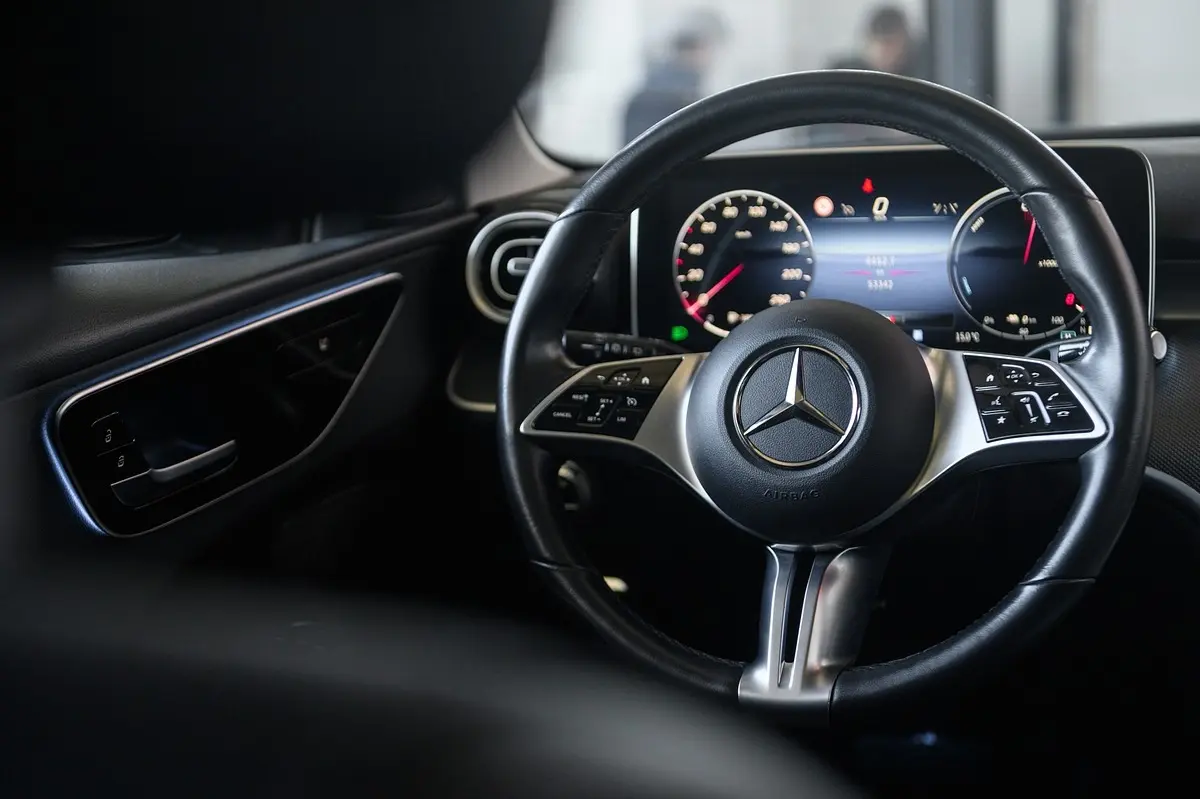 Mercedes-Benz C 300 e AMG Line 85