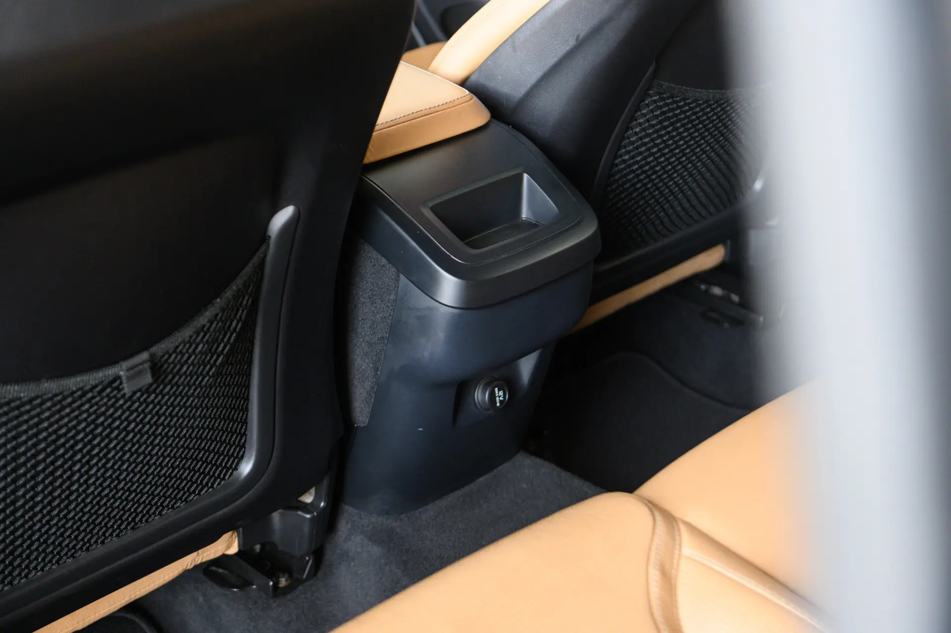 Volvo XC 60 2.0 D4 Inscription AWD Geartronic 34